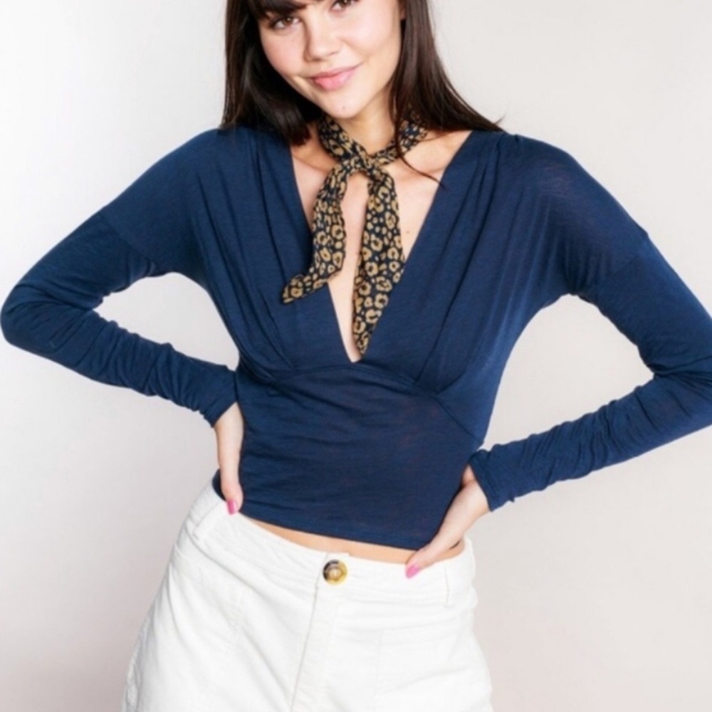 We The Free Maven V-Neck Long Sleeve Crop Top